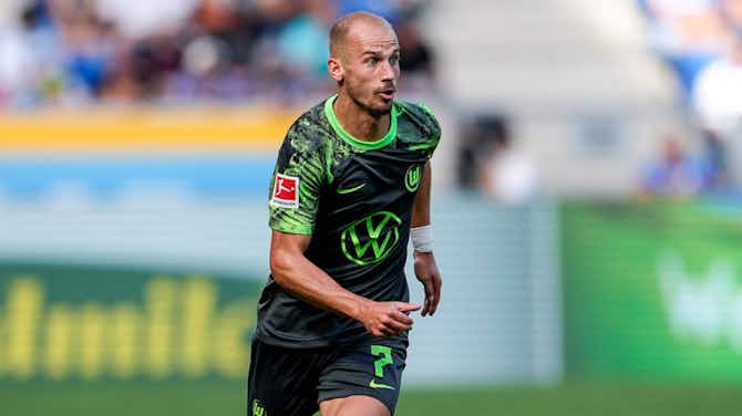 Vorschaubild für VfL Wolfsburg: Václav Černý humpelt mit Knieverletzung in die Kabine