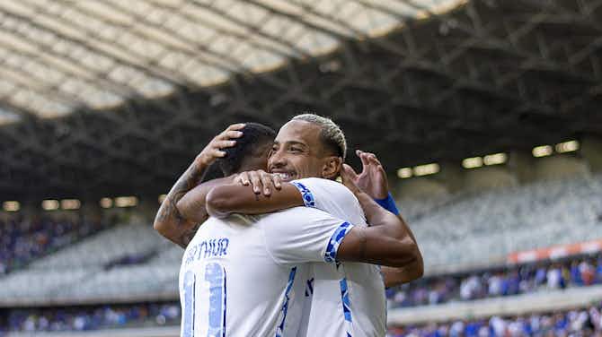 Imagem de visualização para Cruzeiro tem boa atuação no Mineirão, bate o Vitória e se reabilita no Brasileiro