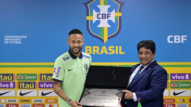 Vorschaubild für Neymar nach Brasilien-Rekord: "Bin nicht besser als Pele"