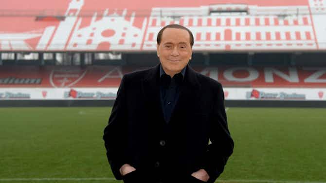 Imagen de vista previa para La curiosa tarta de cumpleaños de Berlusconi: Milan, Monza..