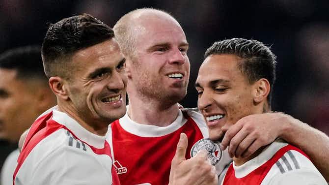 Imagem de visualização para Antony marca dois belos gols e comanda a goleada do Ajax na Copa da Holanda, apesar da crise institucional
