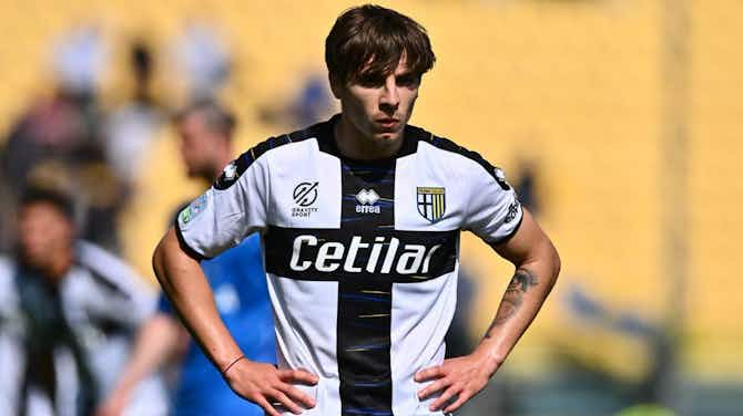 Imagem de visualização para Aos 20 anos, Bernabé fez dois gols de falta num intervalo de quatro minutos pelo Parma na Serie B