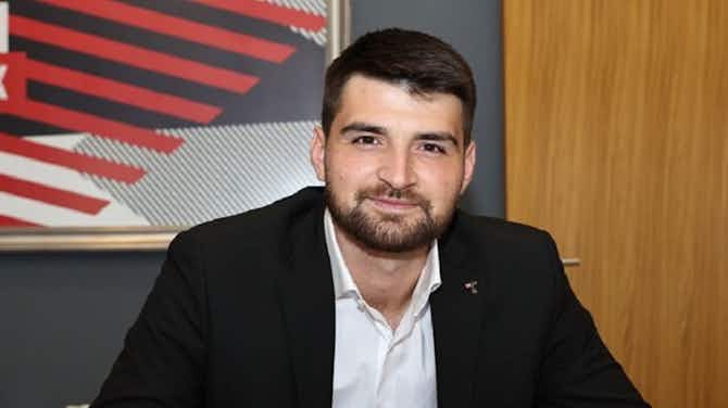 Vorschaubild für Destanoğlu unterschreibt bei Beşiktaş bis 2027