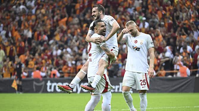 Vorschaubild für Galatasaray erhöht Gehälter von Aktürkoğlu und Bardakcı
