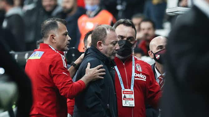 Vorschaubild für Warum Beşiktaş-Coach Sergen Yalçın die Rote Karte sah