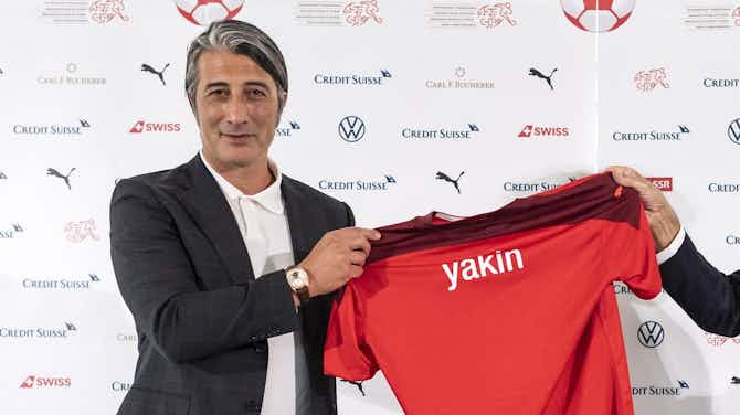 Imagem de visualização para Antigo zagueiro da seleção, Murat Yakin será o substituto de Vladimir Petkovic no comando da Suíça