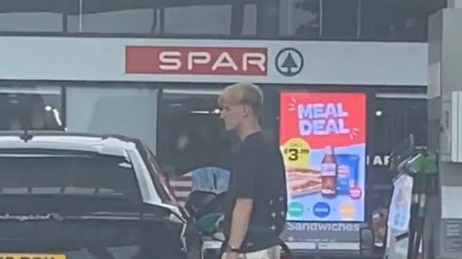 Preview image for (Image) Liverpool fans will cringe at Anthony Gordon’s personalised ‘boy’ licence plate as 21-year-old spotted filling his car up