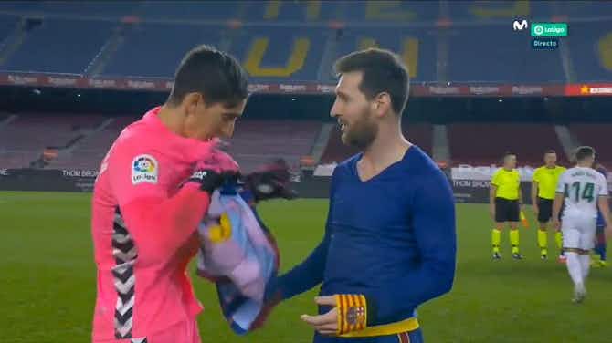 Preview image for Watch: Elche goalkeeper can’t believe Lionel Messi wants his shirt