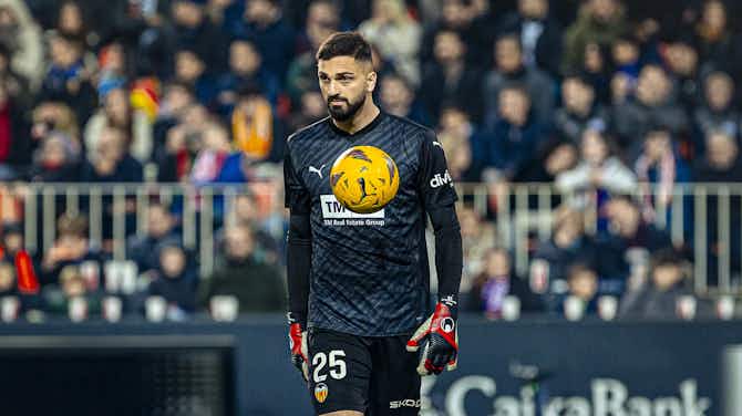 Preview image for Valencia stopper Giorgi Mamardashvili has three reasons for wanting to join Newcastle United this summer