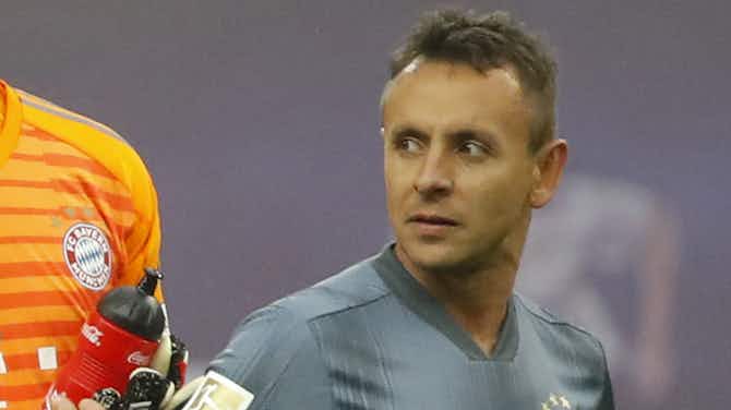 Vorschaubild für Rafinha rechnet mit Bayern-Trainer Niko Kovac ab: "Hat mir mein Abschiedsspiel weggenommen"
