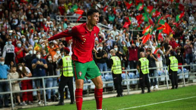 Pratinjau gambar untuk Andalan Portugal Cristiano Ronaldo Bikin Rekor Hat-Trick Di Pentas Internasional
