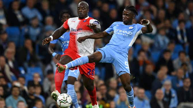 Pratinjau gambar untuk Pep Guardiola: Manchester City Ingin Lawan Striker Wycombe Adebayo Akinfenwa Tiap Pekan!
