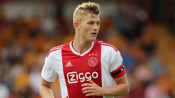 Preview image for Berbatov wants to see De Ligt at Man United