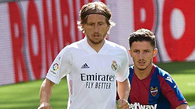 Preview image for Watch: Osasuna striker Budimir on Real Madrid ace Modric 'great on and off pitch'