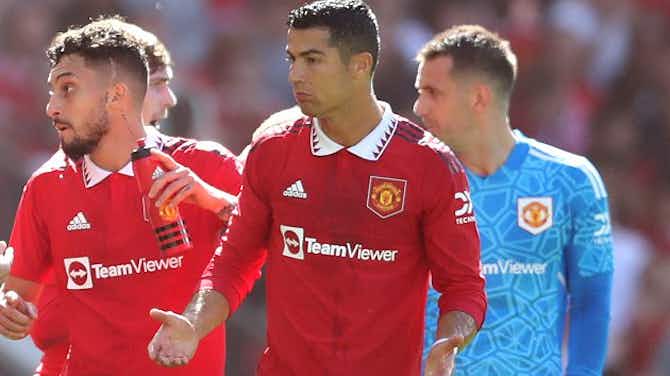 Preview image for Ex-Man Utd captain Valencia: Open the door to let Ronaldo leave