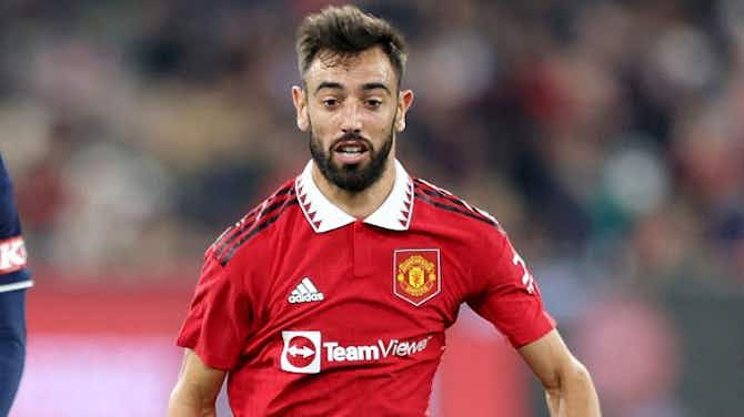 Preview image for Man Utd ace Fernandes admits discussing Keizer with Ten Hag