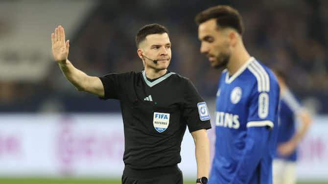 Vorschaubild für Kein Elfmeter für Schalke gegen Düsseldorf: So äußert sich Schiedsrichter Osmers