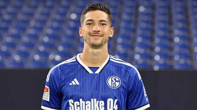 Vorschaubild für Rückschlag für Leo Greiml: Schalke-Verteidiger droht Saison-Aus