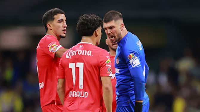 Imagen de vista previa para Maxi Araújo y Tiago Volpi pelean tras derrota del Toluca