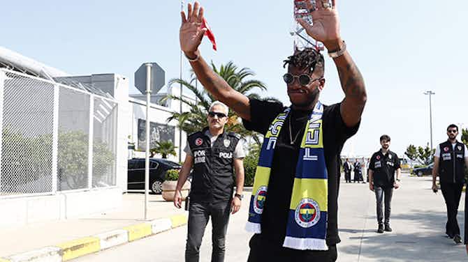 Imagem de visualização para Novo reforço do Fenerbahçe, Fred é recebido com festa na Turquia