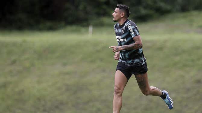 Imagem de visualização para Tiquinho e Marçal estão liberados para a estreia do Botafogo no Carioca
