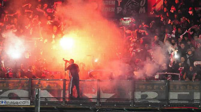 Image d'aperçu pour 🎥 Les supporters de Feyenoord et Ajax lancent un Klassieker qui s'annonce chaud