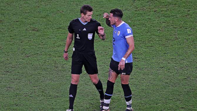 Image d'aperçu pour Un joueur uruguayen risque...15 matchs de suspension après avoir frappé un officiel de la FIFA