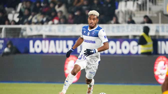 Image d'aperçu pour Ligue 2 – Ado Onaiwu cartonne avec Auxerre, des attaquants de Bastia, Grenoble, Rodez et Bordeaux devancent Alexandre Mendy au nombre de buts par match