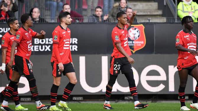 Image d'aperçu pour Rennes : Blas hué par le Roazhon Park après un penaltygate avec Terrier et Gouiri