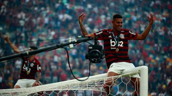 Imagem de visualização para Flamengo planeja receber R$ 10 milhões com a venda de Vinicius Souza