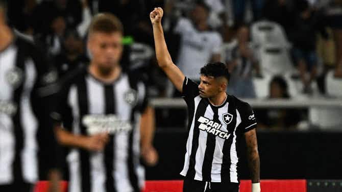 Imagem de visualização para Botafogo consegue liberação para Tiquinho Soares e Marçal jogarem no Carioca