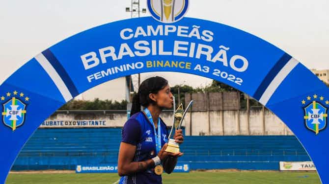 Imagem de visualização para Com experiência dentro e fora do Brasil, Bárbara relembra trajetória no futebol feminino