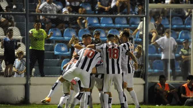 Imagen de vista previa para Con goles de Pizzini y Bustos, Talleres ganó en Tucumán y consiguió la primera victoria en el campeonato