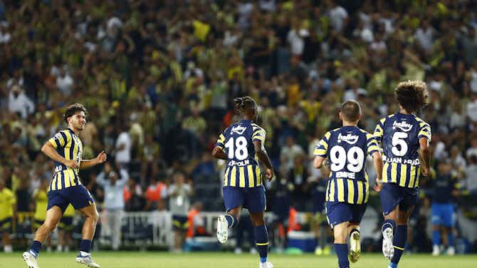 Imagem de visualização para Com show de brasileiro, Fenerbahçe de Jorge Jesus vence jogo de ida na Liga Europa