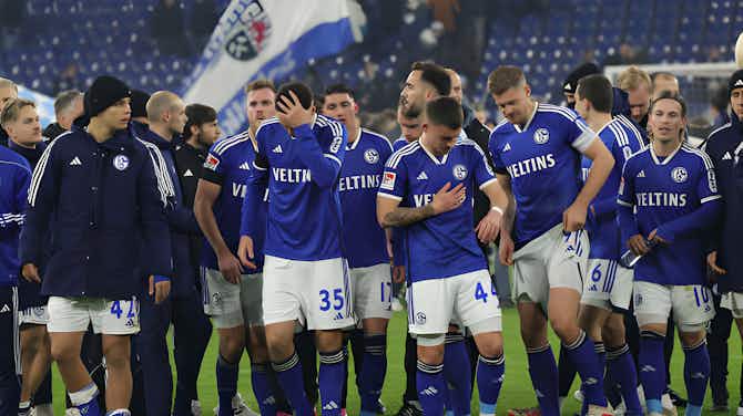 Imagem de visualização para Com dívida de €165 milhões, Schalke 04 pode se tornar “amador” em caso de rebaixamento para terceira divisão alemã