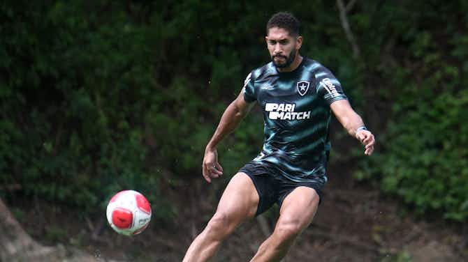 Imagem de visualização para Pablo volta a trabalhar com bola e se aproxima de estreia no Botafogo