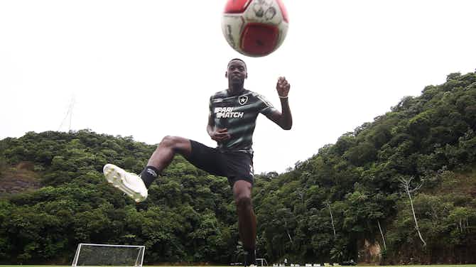 Imagem de visualização para Luís Segovia, Jeffinho e Luiz Henrique são relacionados pelo Botafogo após lesão