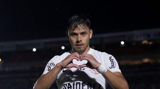 Imagen de vista previa para Con miras en la Sudamericana, Corinthians se estimula con dos goles de Ángel Romero