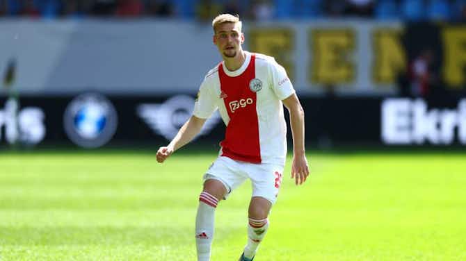 Preview image for 🚨 Ajax have a new number eight as midfielder renews his contract