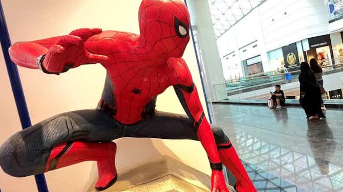 Vorschaubild für 📸 Zu viel Spiderman geschaut? PL-Star legt verwirrende Elfer-Pose hin