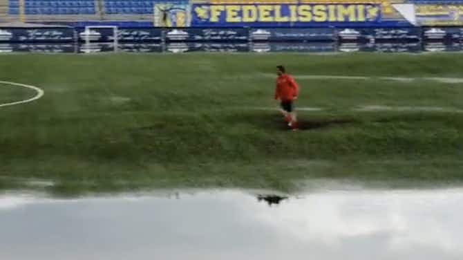 Anteprima immagine per 🎥 Che alluvione a Cerignola: il campo diventa un tappeto elastico