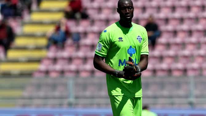 Preview image for Official | Lorient sign Rennes goalkeeper Alfred Gomis