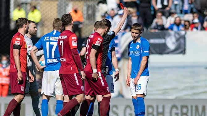 Vorschaubild für Schlag bei Rudelbildung: Rostocks Sikan für drei Spiele gesperrt