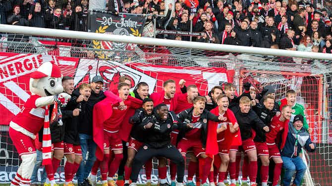 Vorschaubild für Lübeck, Cottbus und Co: So läuft der Aufstiegskampf in der Regionalliga