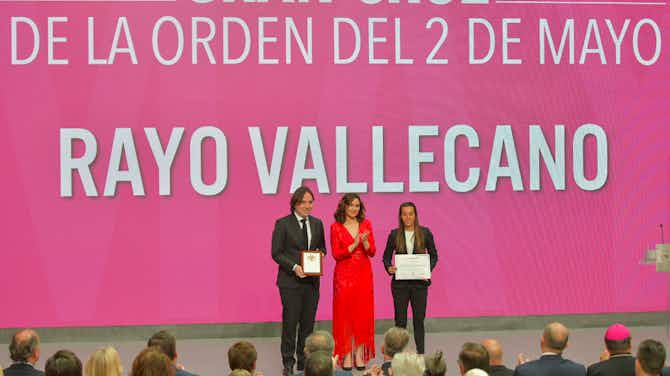 Imagen de vista previa para El Rayo Vallecano recibe la Gran Cruz de la Orden del Dos de Mayo