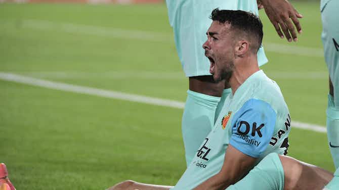 Imagen de vista previa para Dani Rodríguez inventa un golazo para el Mallorca que se adelanta en la final de la Copa del Rey
