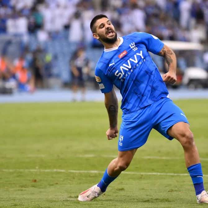 Imagem de visualização para Al-Hilal faz gols no final do jogo e vence o Al-Taawon, pelo Campeonato Saudita