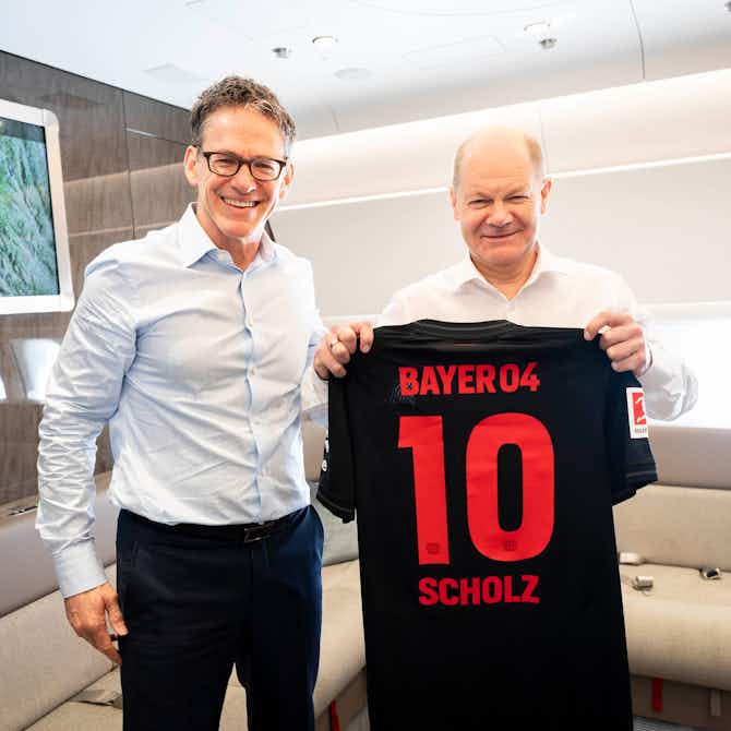 Vorschaubild für 🫣 Experten unter sich: Scholz und Bayer-CEO fachsimpeln über Fußball