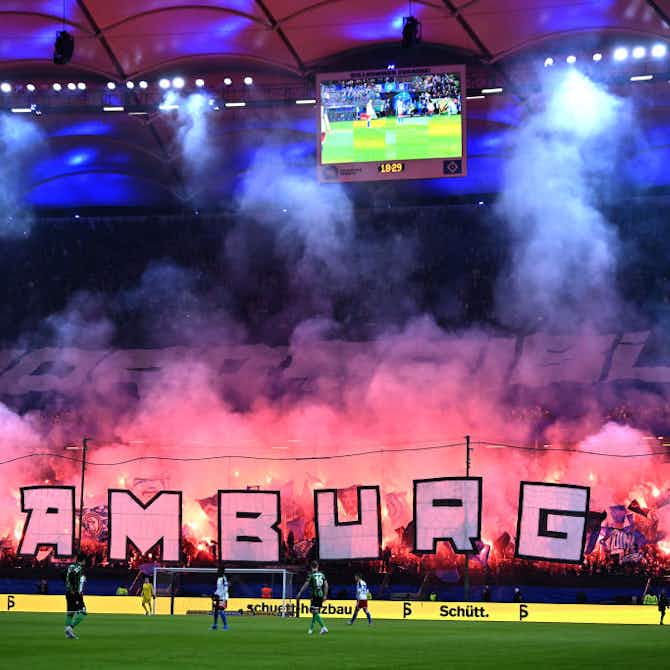 Vorschaubild für 🎥 Vor dem Hamburg-Derby: Supporter des HSV beim Fanmarsch Feuer & Flamme