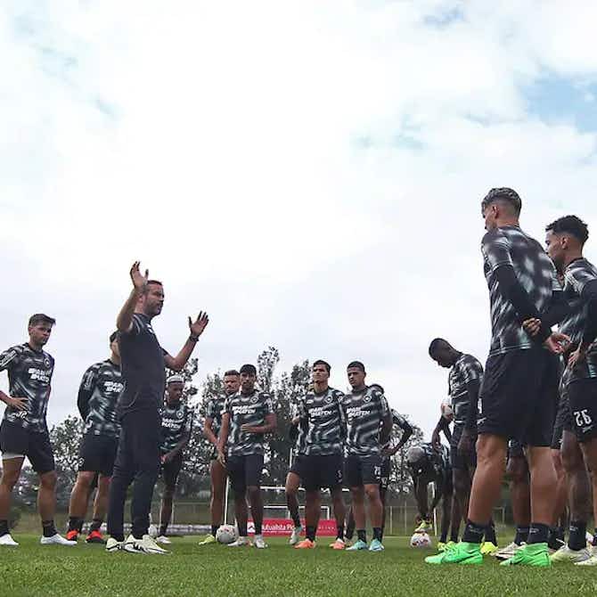 Imagem de visualização para Botafogo deve ter mudanças contra o Atlético-GO; veja provável escalação
